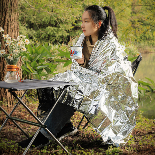 Emergency Thermal Blankets Survival kit Camping Blanket Perfect for Outdoors Hiking Survival Marathons or First Aid 1